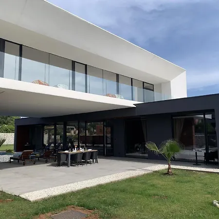 Holiday home Mit Privatpool Fuer 10 Personen Ca 250 Qm In Liznjan, Istrien Suedkueste Von Istrien